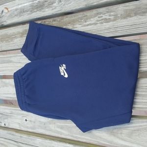 Nike SB Therma Fit knit athletic pants.    12-13 YRS